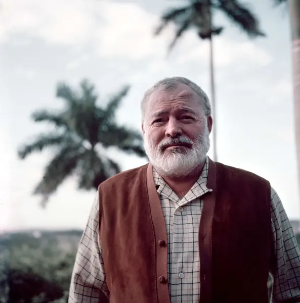 File:Ernest-Hemingway-1954-in-Cuba.jpg - Wikimedia Commons