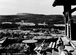 Avfotografert postkort. Gausdal sanatorium i landskapet.