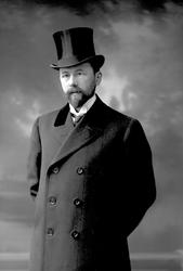 Portrett, forlagsbokhandler William Martin Nygaard (1865-195