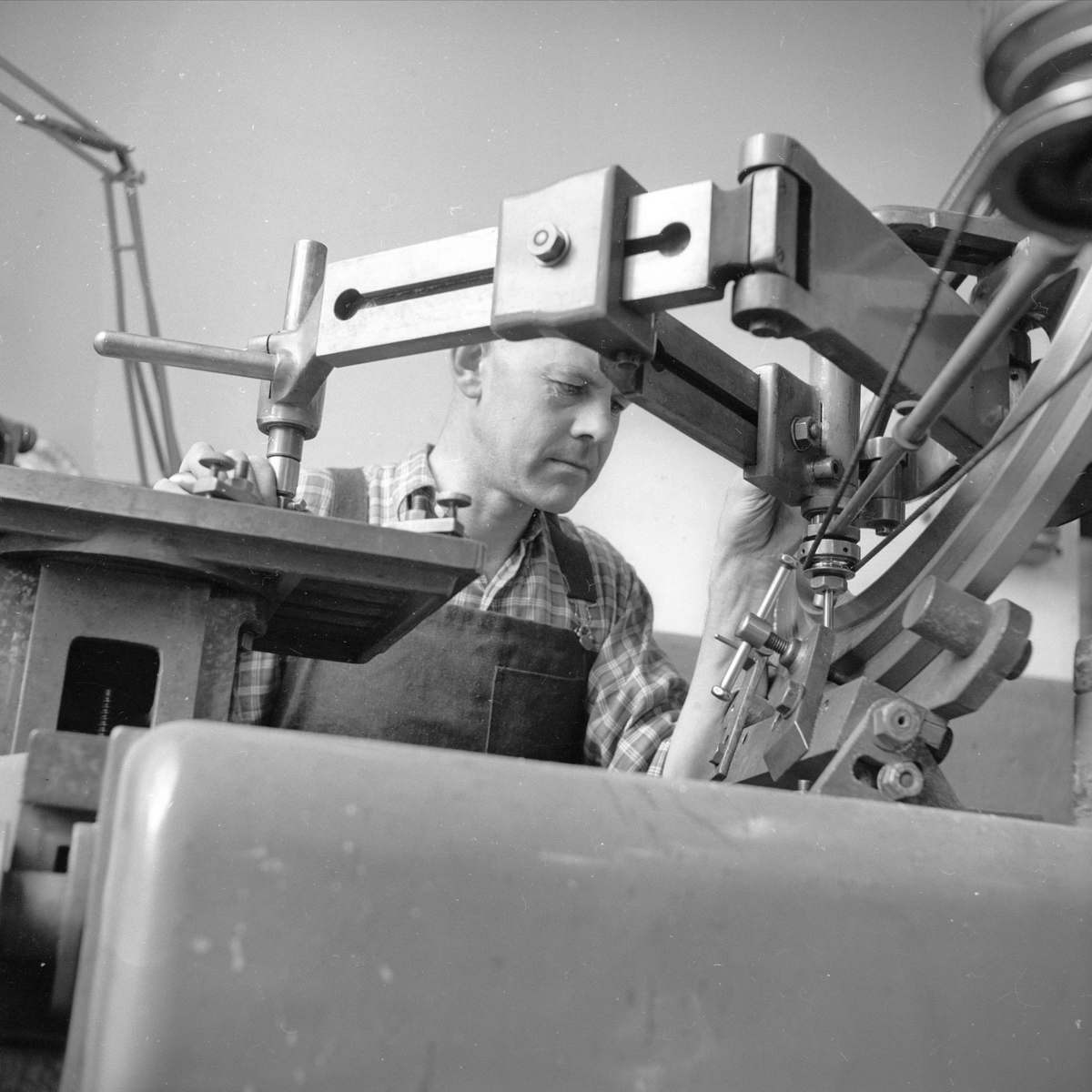Askim, 01.01.1952, Askim Gummivarefabrikk, fra produksjonshallen.