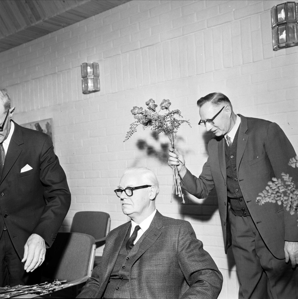 Kyrkofullmäktige hyllar Tierps IF, Tierp, Uppland december 1966