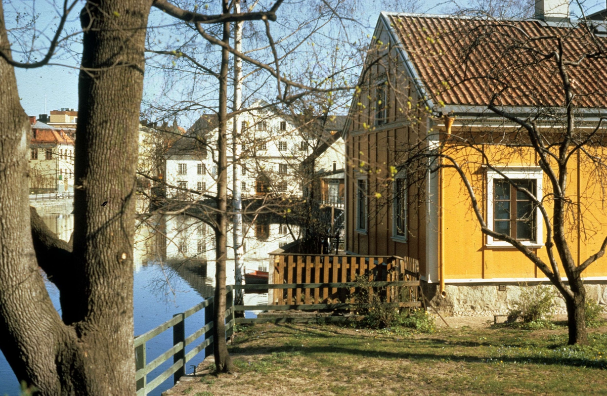 Walmstedtska gården och Akademikvarnen, Uppsala 1974