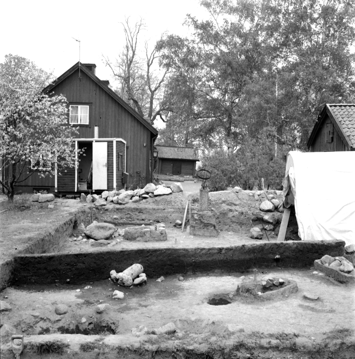 Prästgården, anläggning 9 - Arkeologi Gamla Uppsala 1973