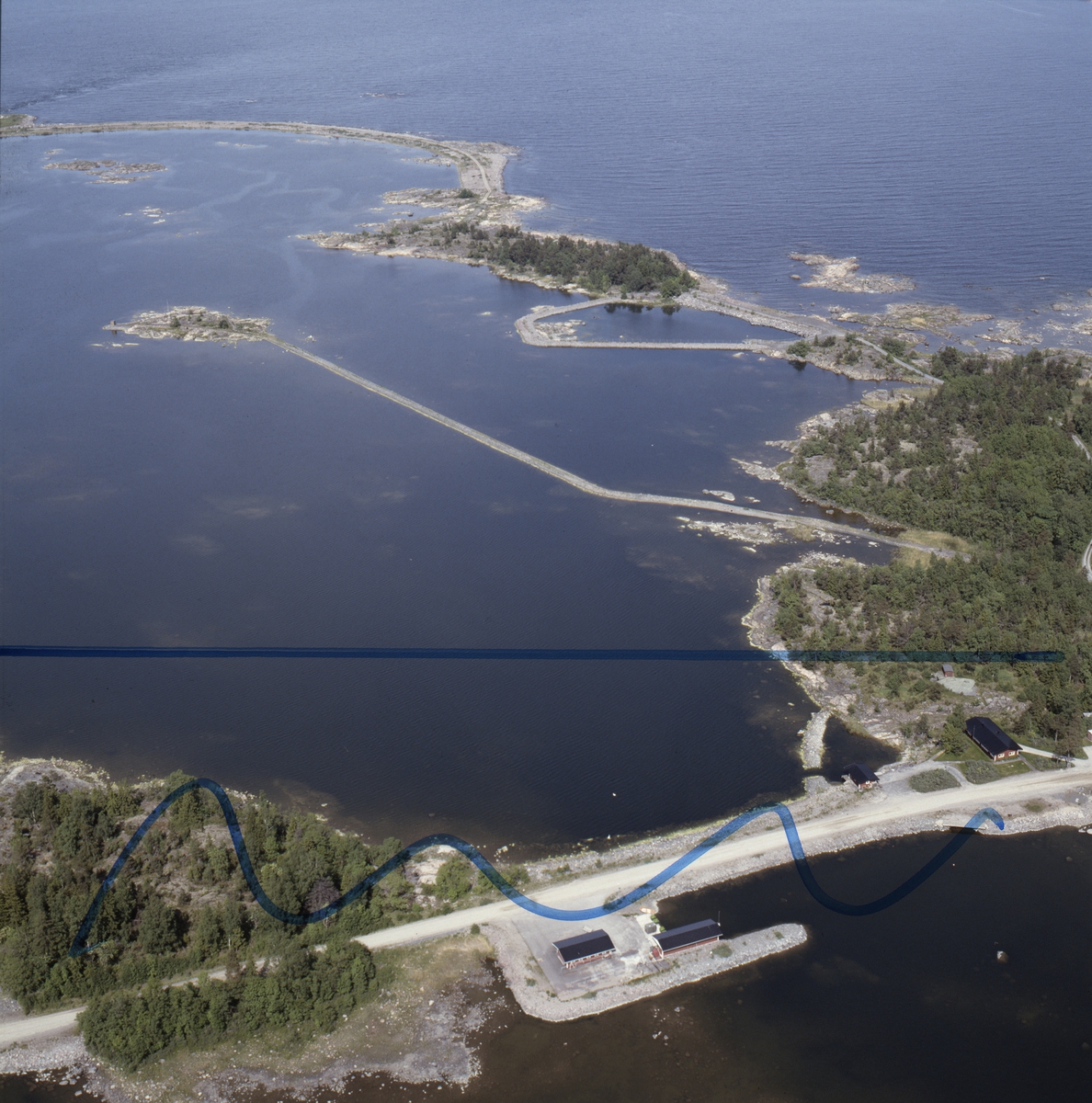 Vy över Biotestsjön vid Forsmarks kärnkraftverk, Forsmarks socken ...