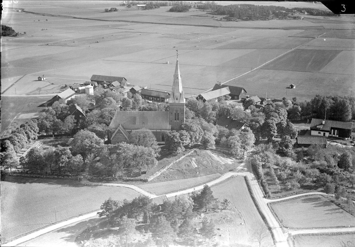 Flygfoto över Danmarks by, Danmarks socken, Uppland 1936