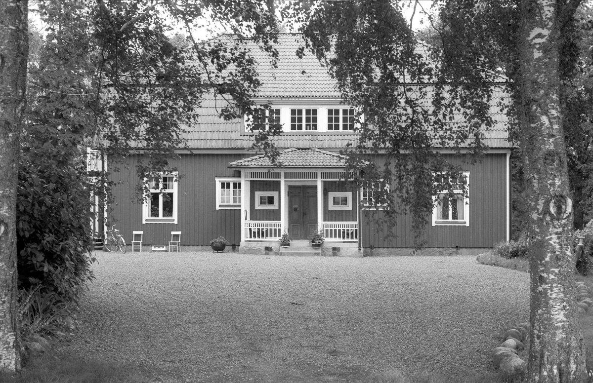 Bostadshus, Ågården, Broby, Börje socken, Uppland 1983