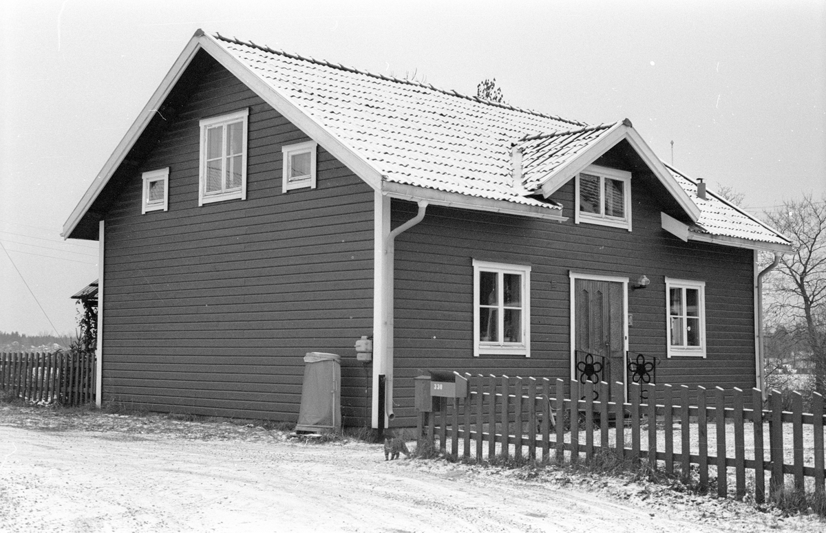 Bostadshus, Bergesta, Hagby 3:2 och 4:2, Hagby socken, Uppland 1985