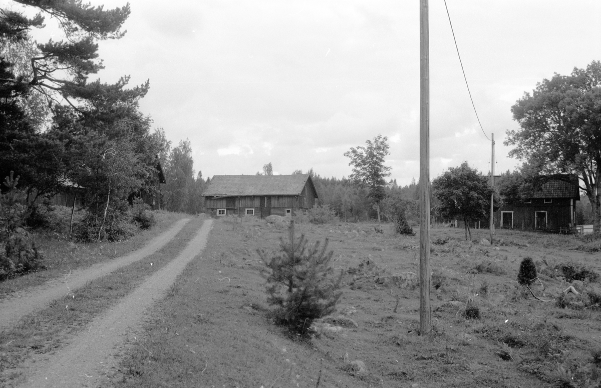 Vy över Opptorpet, Knutby socken, Uppland 1987