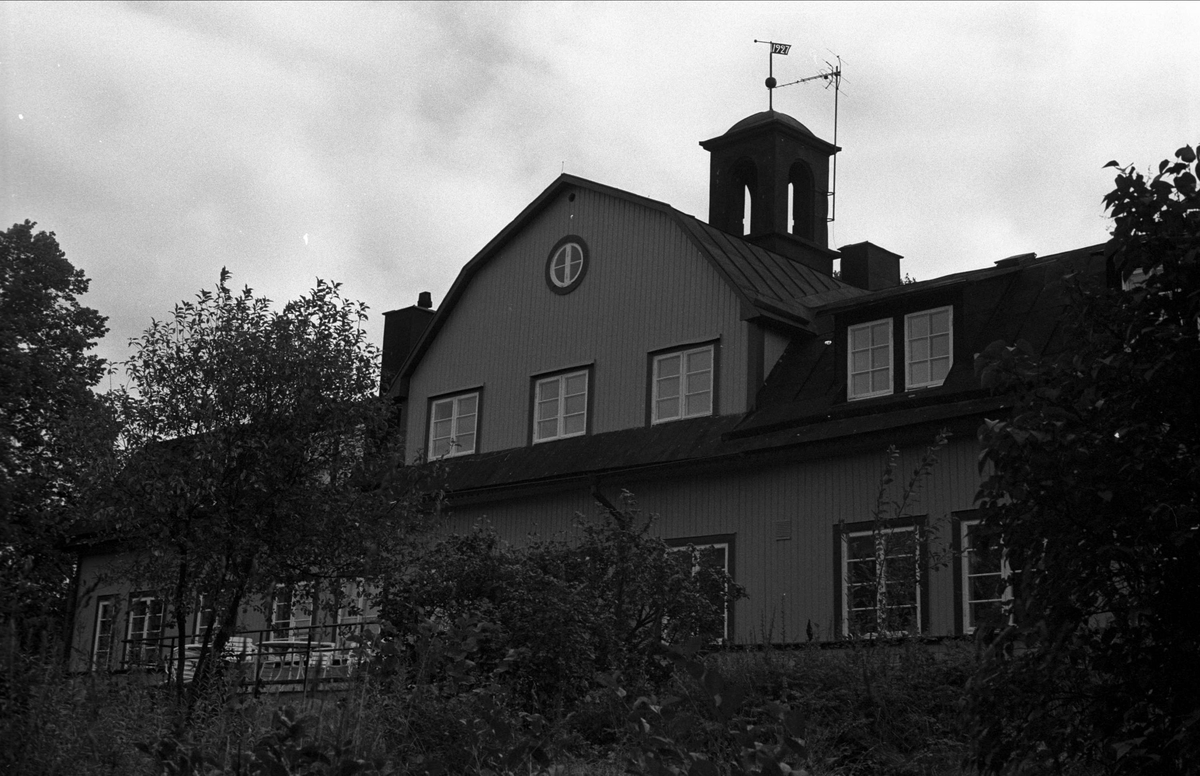 Bostadshus, Stiftelsen Trollängen, Morängen, Almunge socken, Uppland 1987