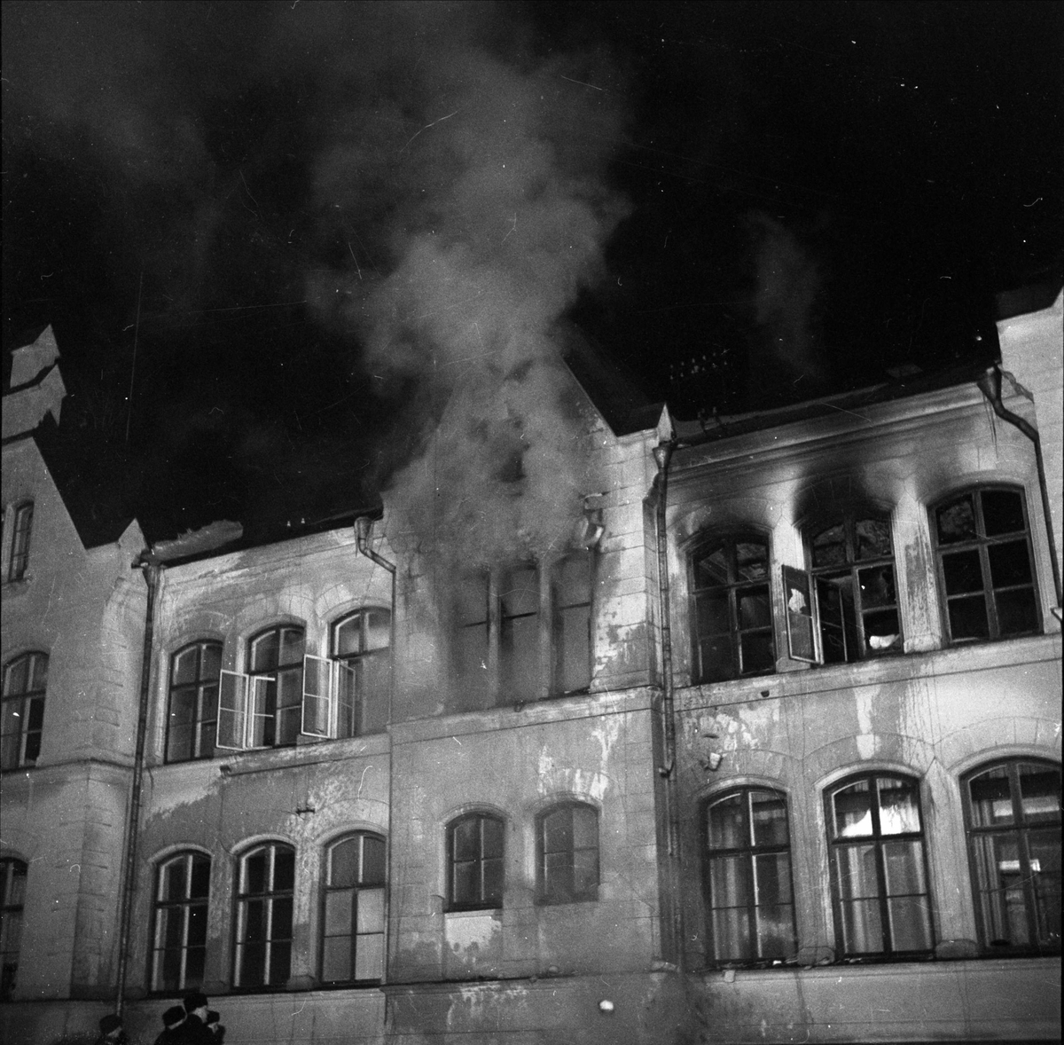 Administrationsbyggnaden vid Ulleråkers sjukhus står i brand, Kronåsen, Uppsala 1947