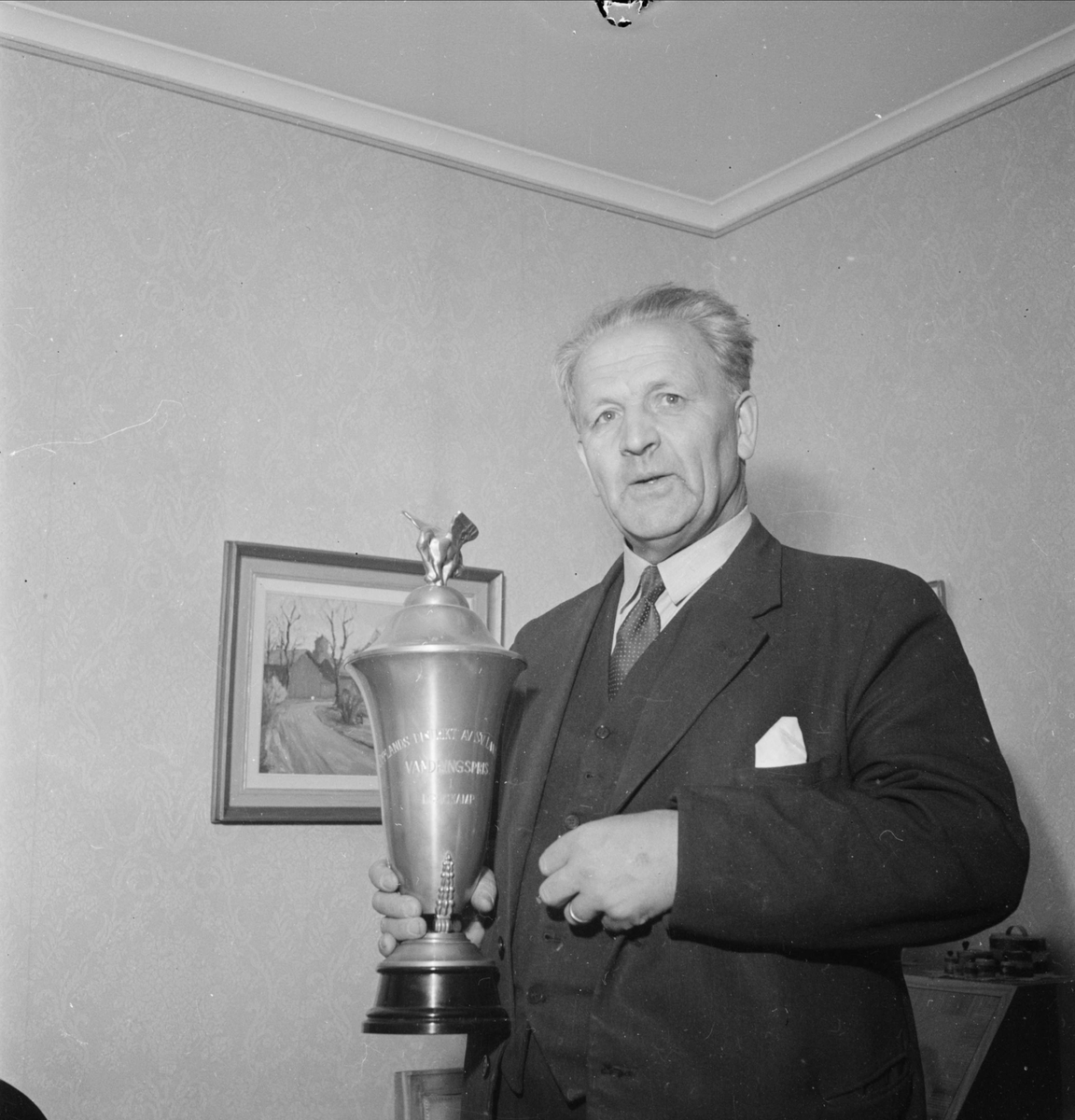 Landstingets ordförande Arthur E Elmroth fyller 60 år, Tierp, Uppland 1952