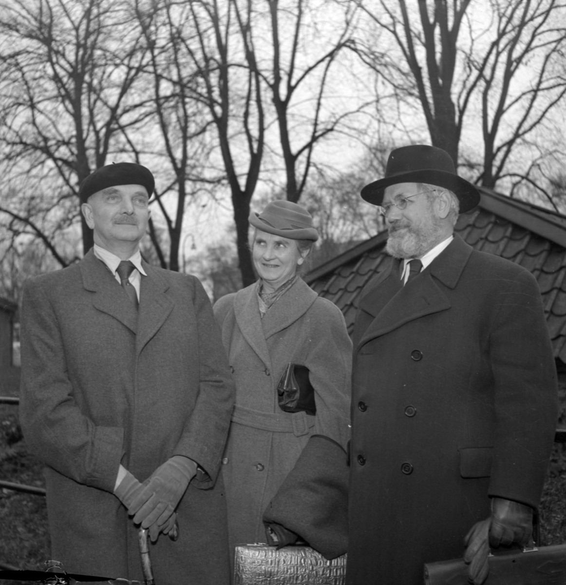Professor Björn Collinder får besök av en tysk kollega, Uppsala 1952
