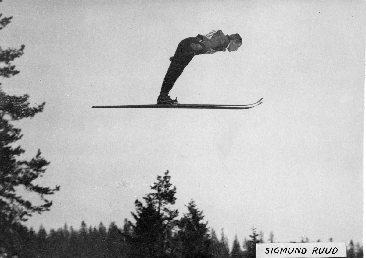 Sigmund Ruud i svevet. KIF-skier Sigmund Ruud in action