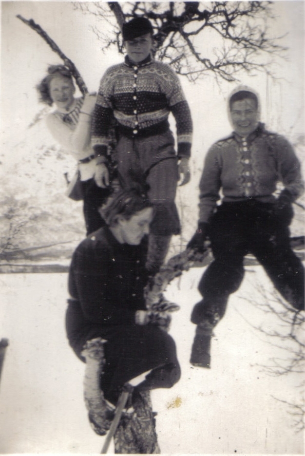 Samling fotografier etter Olga Beldo f. Eliassen