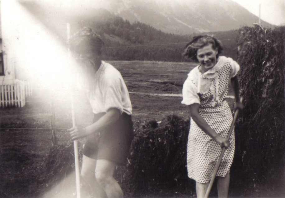 Samling fotografier etter Olga Beldo f. Eliassen