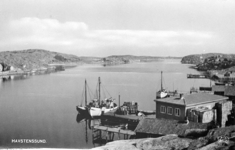 Enligt text på fotot: "Havstenssund".




