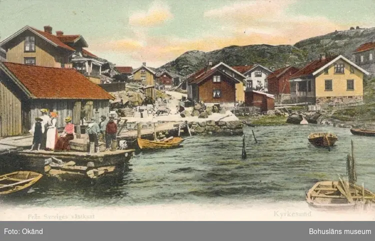 Tryckt text på kortet: "Från Sveriges västkust Kyrkesund".
"Le Moine & Malmeström, Konstförlag, Göteborg. 257".