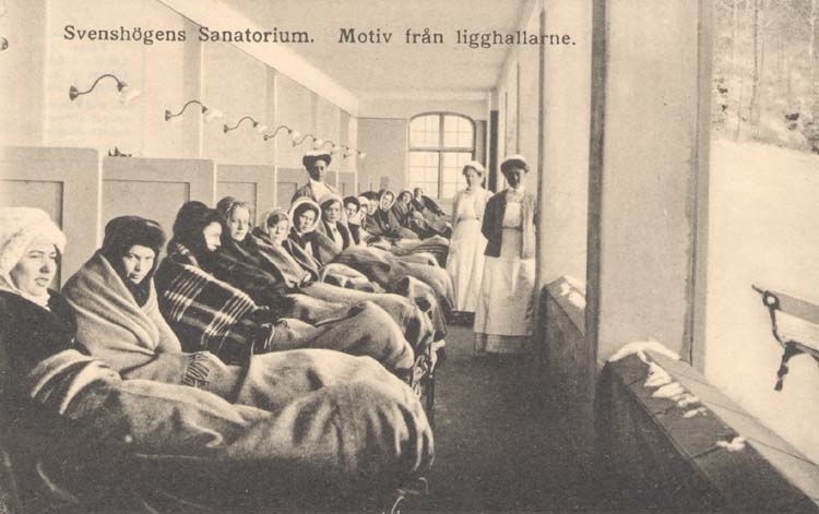 Vykort. "Svenshögens Sanatorium. Motiv från ligghallarne."