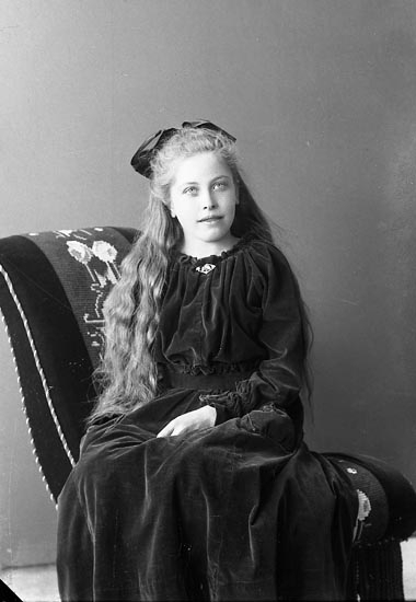 Enligt fotografens journal nr 4 1918-1922: "Johansson, Ingrid Lundby, Spekeröd".