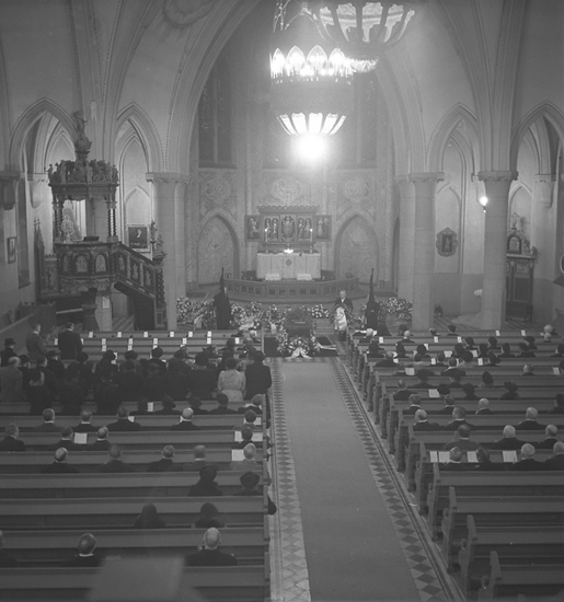Text till bilden: "Musikdir. Karl Sandströms begravning. 1948.12.07"












i