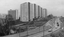 vei, biltrafikk, gatebelysning, boligblokker