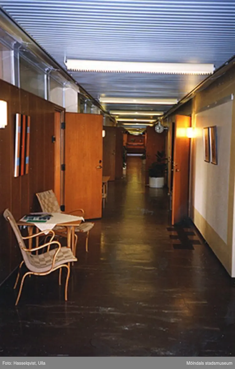 Korridorer till kontorsrum, augusti 1994.