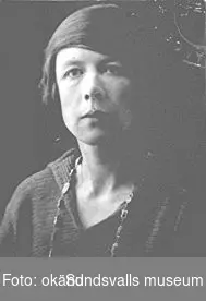 Sigrid Hjertén (1885 - 1948), troligen passfoto från 1910-talet.