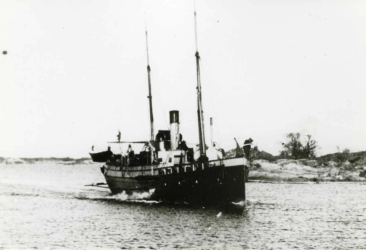 Sjömätningsfartyget SVALAN år 1922.