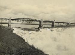 Bru over Glomma ved Sarpsfossen