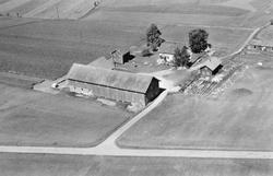 Flyfoto av gården Heen i Eidsberg 1951.