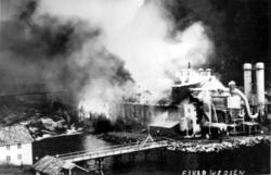 Tresliperiet på Salsbruket står i brann