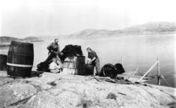 Inge Aune, Asbjørn Ørsnes og kona Aslaug Laukvik Aune, barki