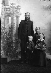 Martin Flaat med familie?