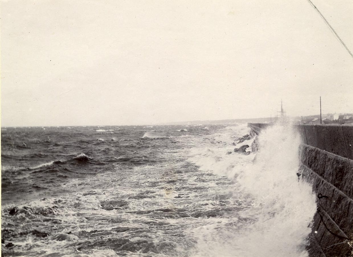 Storm i hamnen, 1907.