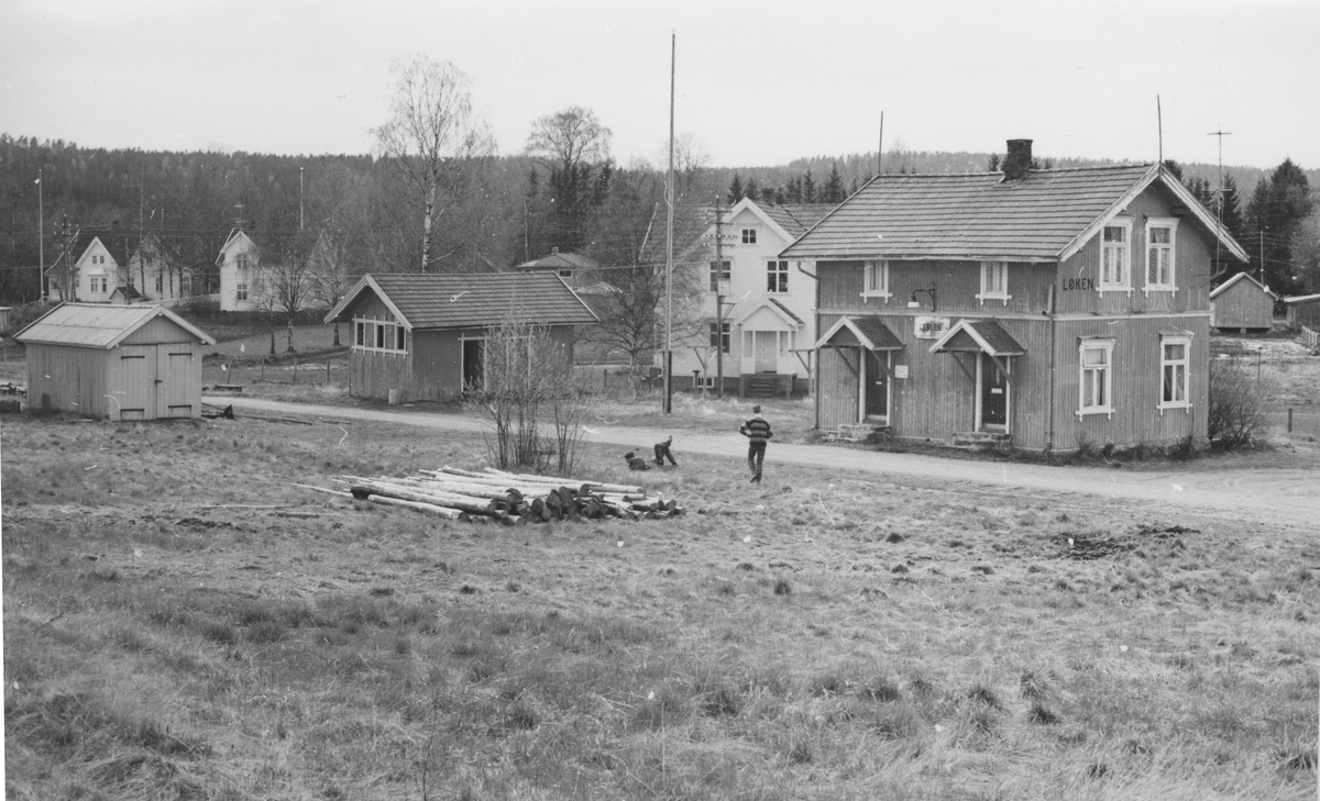 Fra Løken stasjon noen år etter nedleggelsen.