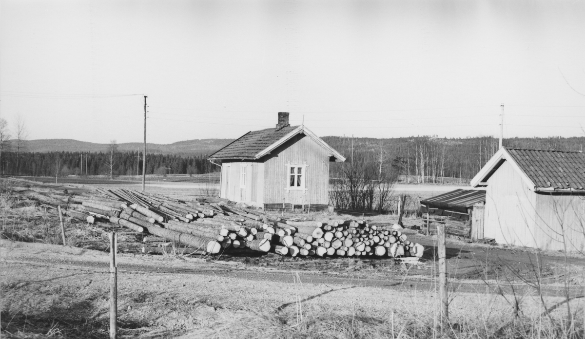 Fra Hornåseng stasjon noen år etter nedleggelsen.