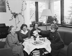 bolig, interiør, stue, kvinner4, kaffeselskap