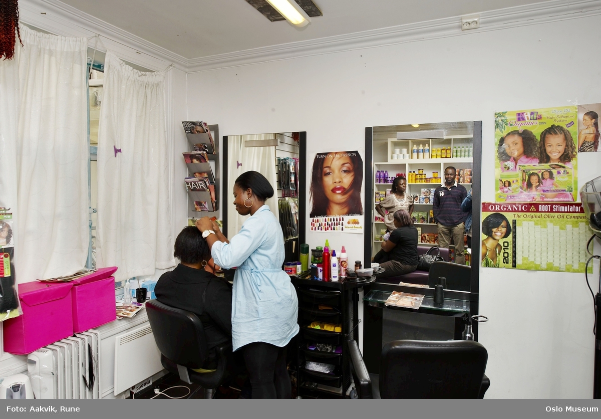 Miracle Afro Shop, kvinner, kunder, hårfletting, mann, baby, hårtørker, hårprodukter, løshår, vareutvalg