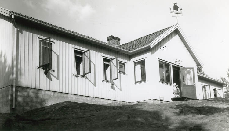 Enligt Bengt Lundins noteringar: "Strandön. Ungdomsgården".