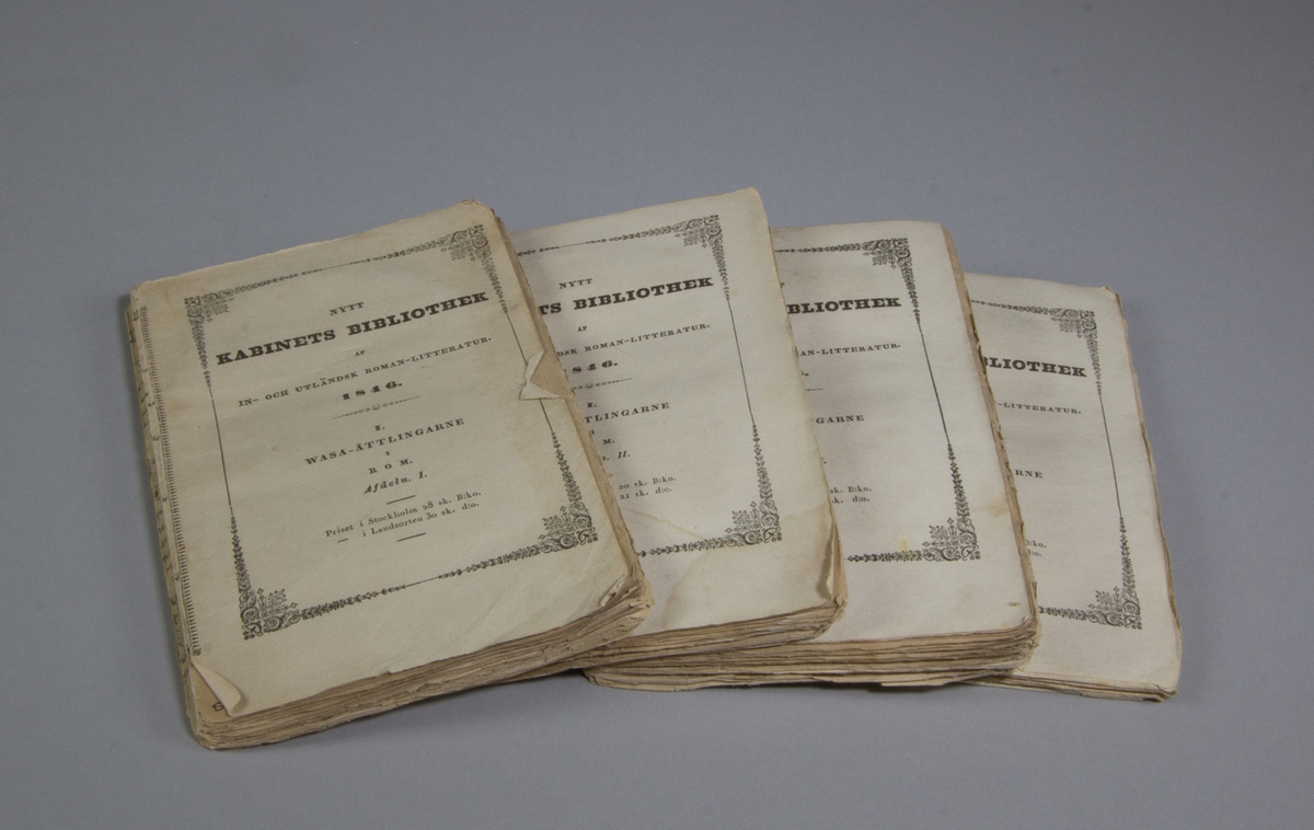 Bokverk, fyra häftade pappersband: "Wasa-ättlingarne i Rom. I-IV" skrivet av Carl von Zeipel och tryckt hos N. H. Thomson i Stockholm 1846. 

Häftade och oskurna i tryckta omslag.