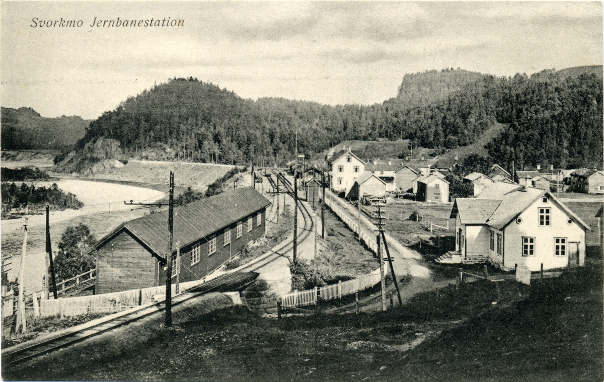 Oversiktsbilde over Svorkmo stasjon.