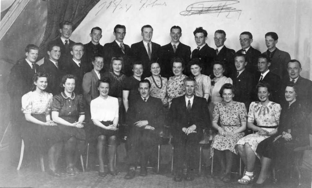 Gruppebilde, Handelskolen, dagkurs, 30 personer 1943