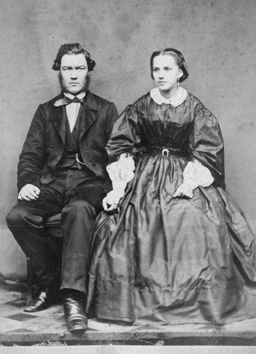 Samson Eitreim, døde 16.09.1881 og hans kone Olava Sophie , døde 20.03.1865