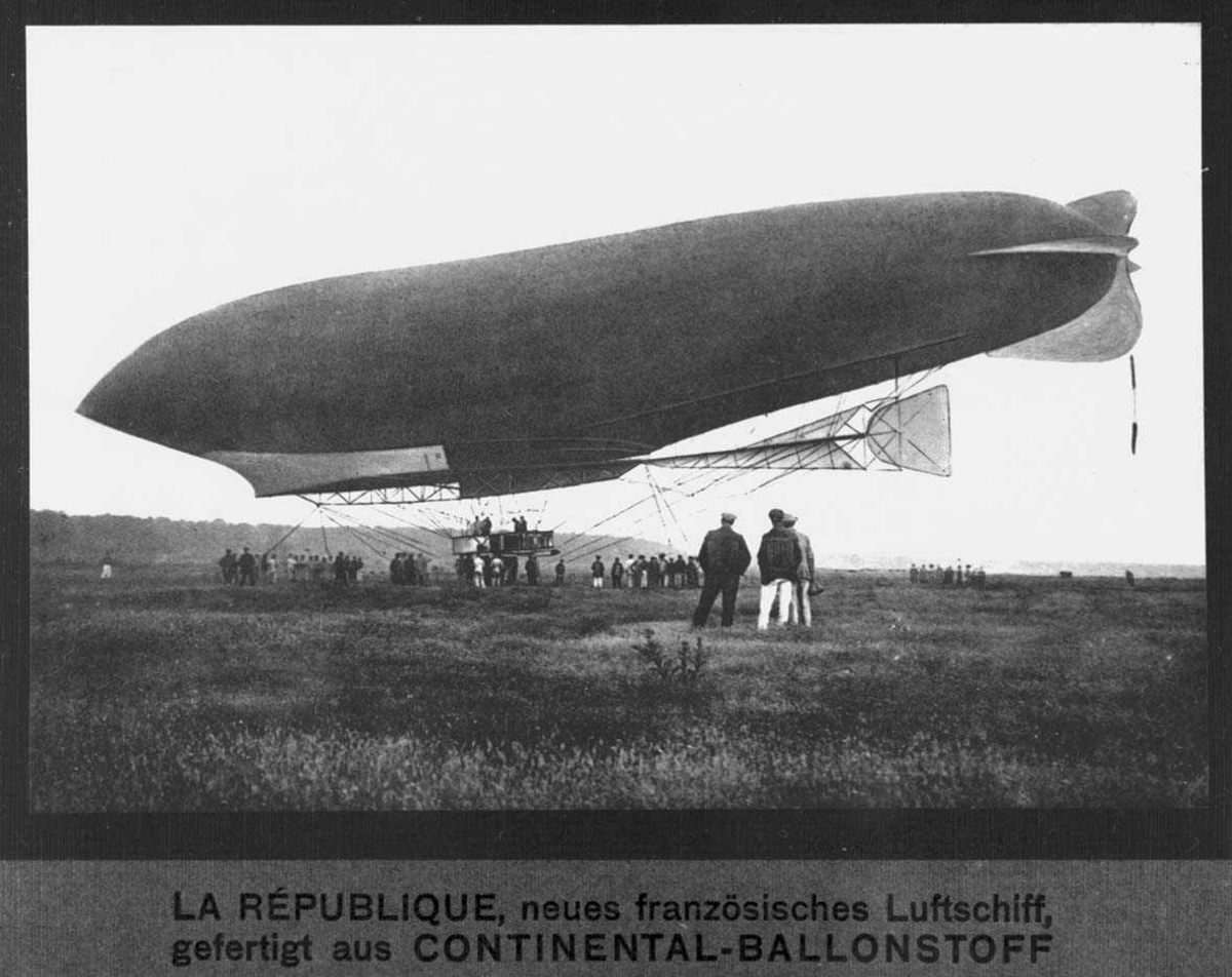 Luftskip. Lebaudy Type "Republique". Mennesker i forgrunn/bakgrunn