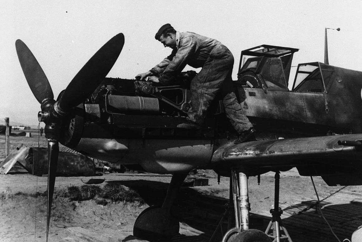メッサーシュミット Messerschmitt Bf109戦闘機 鳥飼行博研究室