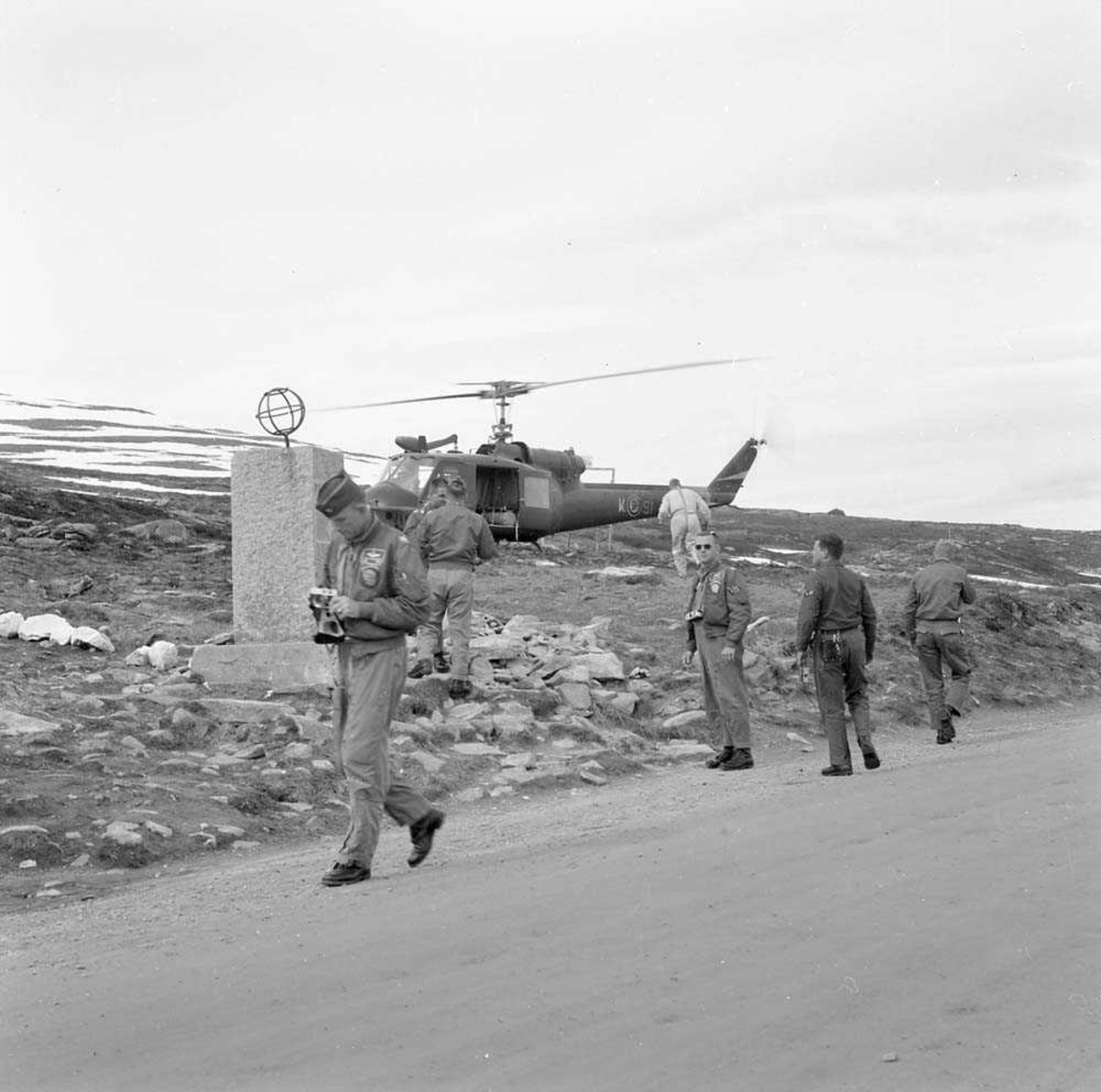 Amerikanere (77. skvadron) på besøk på Bodø flystasjon. Her er de på ...