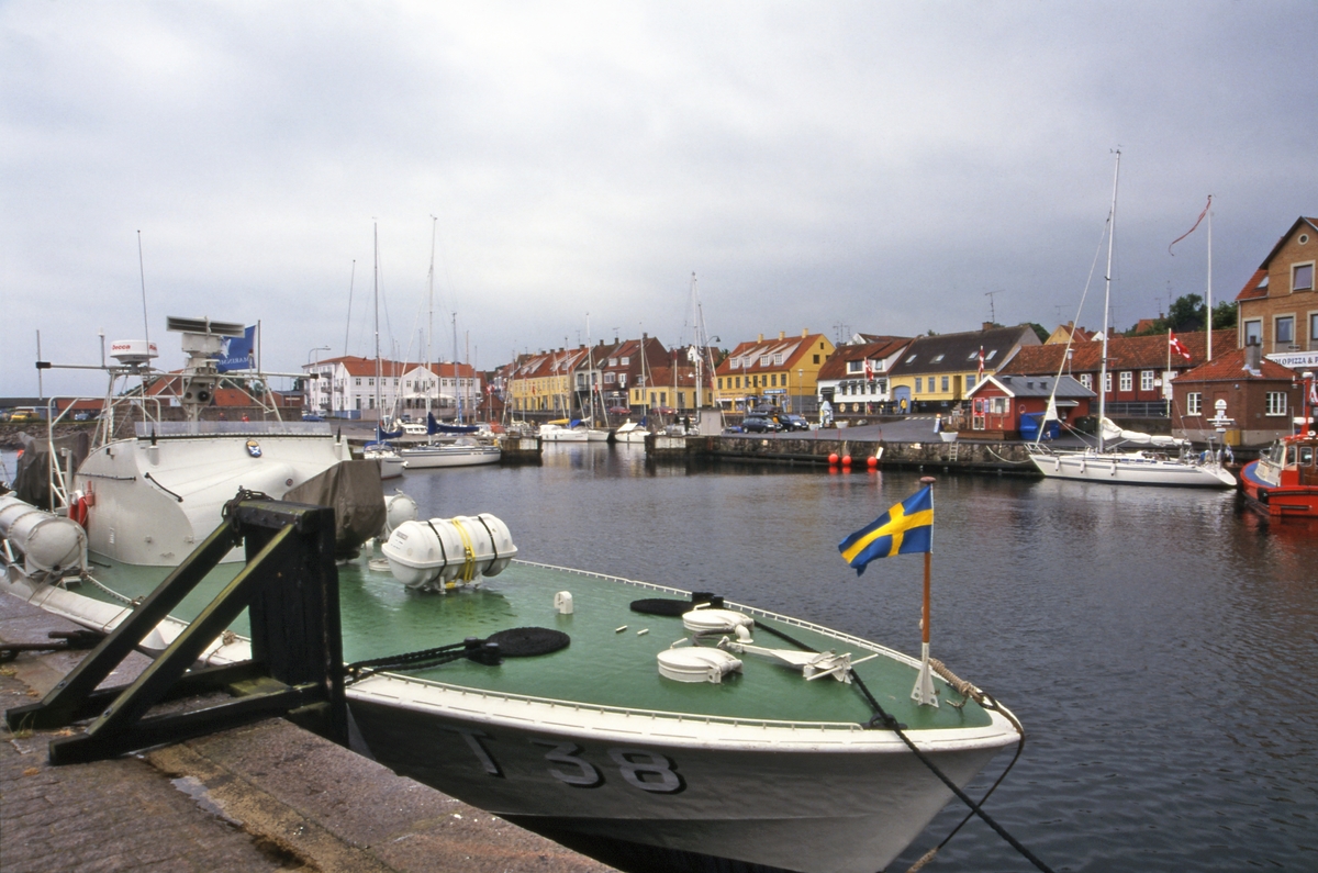 T38 liggande i hamn på Christinsö i Danmark