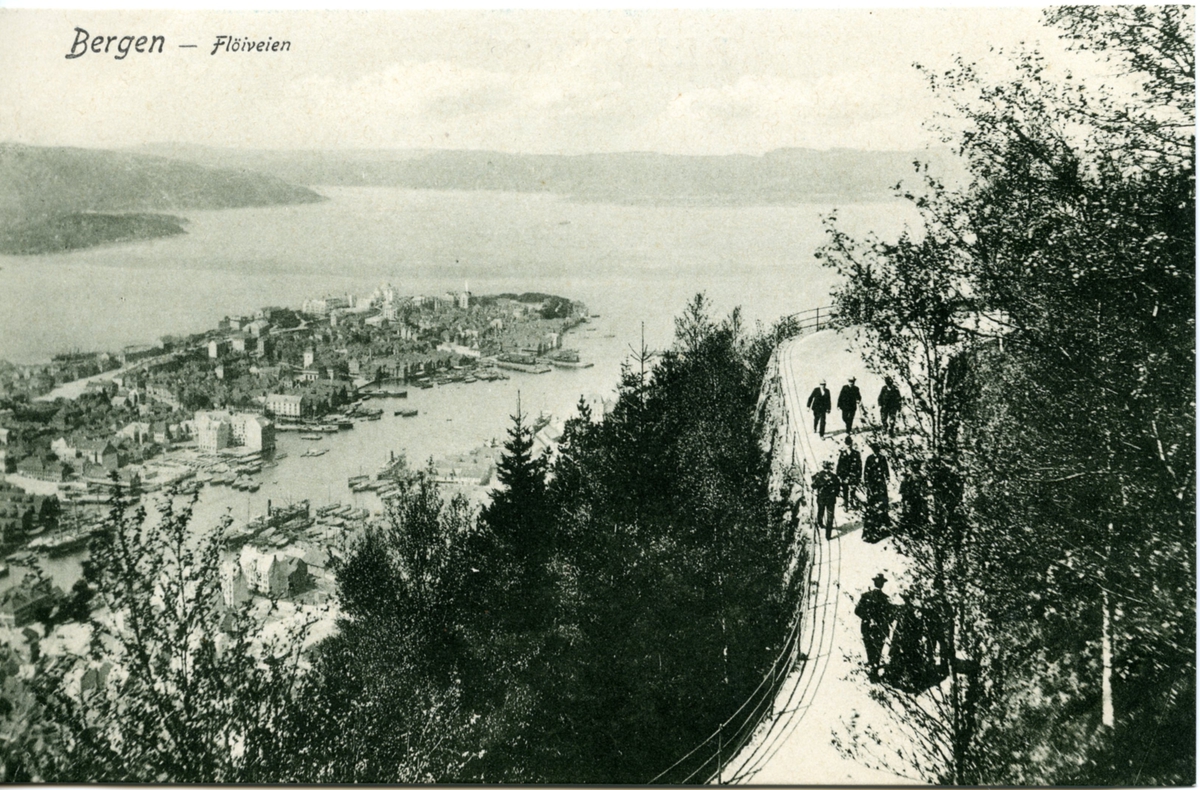 Turvei til Fløyen med utsikt over Bergen