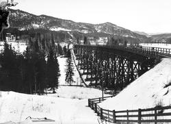 Hvalstad jernbanebru i Hvalstad, Asker, Akershus.

Sett no