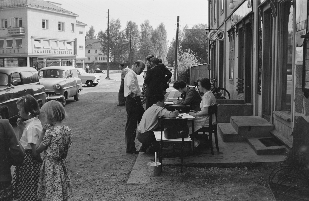 Fra billøp i Elverum. 1954. Sekretariat.